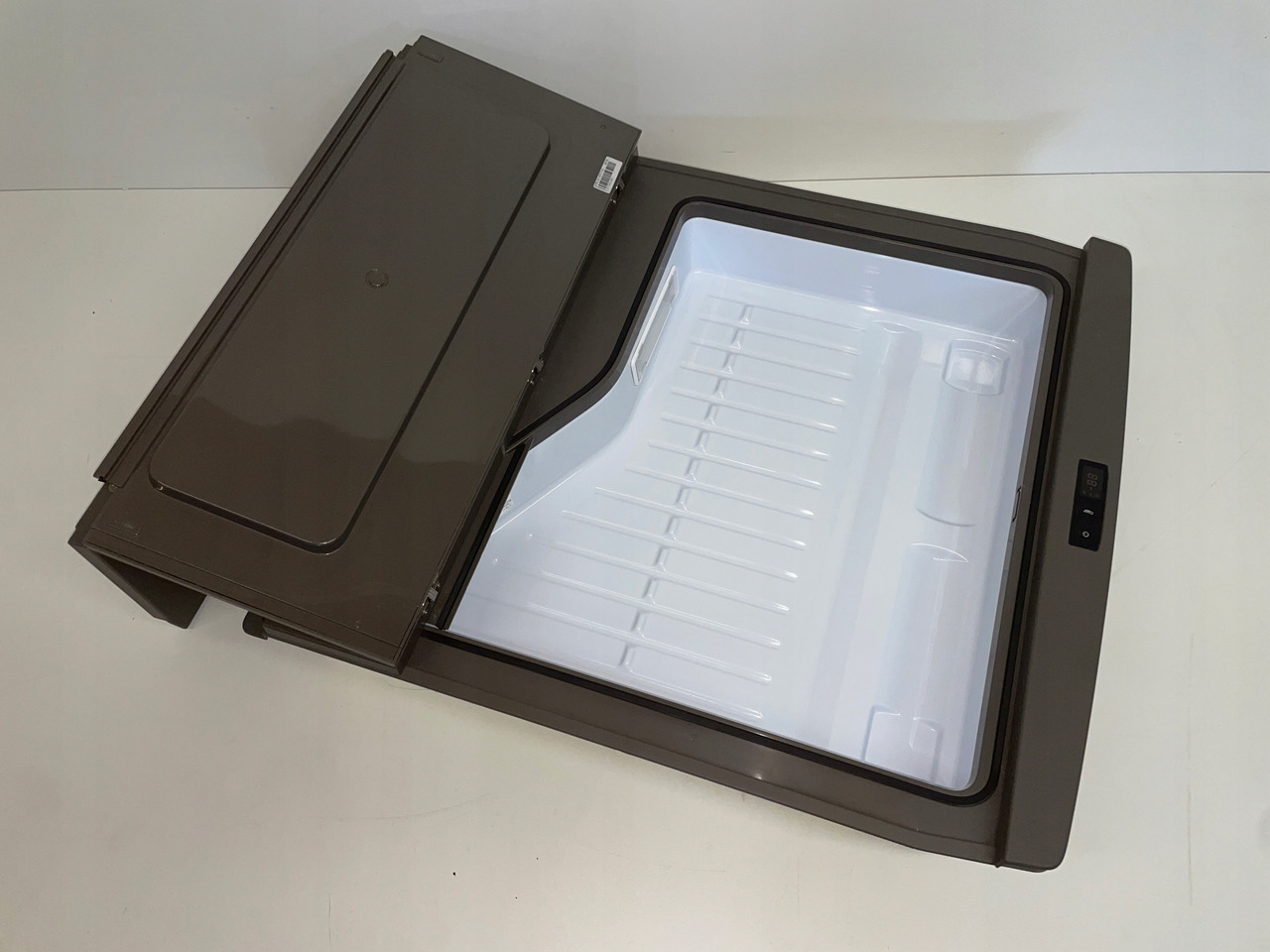 LODÓWKA CHŁODZIARKA SCANIA P G NGS 2770774 - Cabine e interior para Camião: foto 3 LODÓWKA CHŁODZIARKA SCANIA P G NGS 2770774 - Cabine e interior para Camião: foto 3