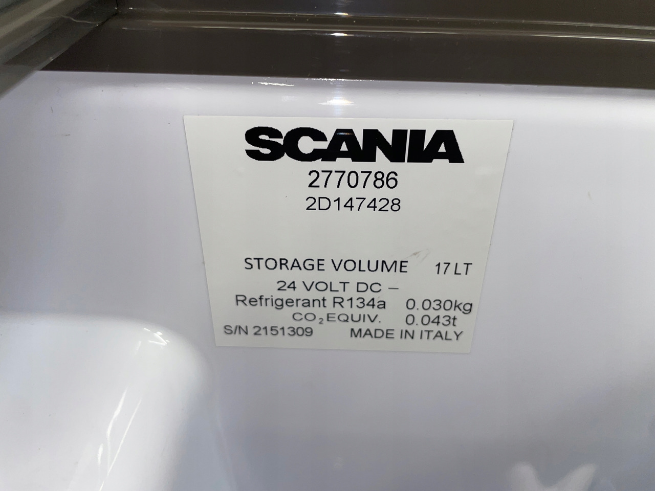 LODÓWKA CHŁODZIARKA SCANIA P G NGS 2770786 - Cabine e interior para Camião: foto 5 LODÓWKA CHŁODZIARKA SCANIA P G NGS 2770786 - Cabine e interior para Camião: foto 5