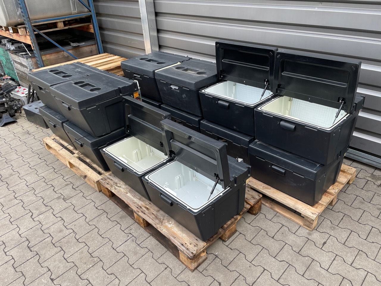 LODÓWKA IVECO HI-WAY HI WAY STRALIS - Cabine e interior para Camião: foto 4 LODÓWKA IVECO HI-WAY HI WAY STRALIS - Cabine e interior para Camião: foto 4