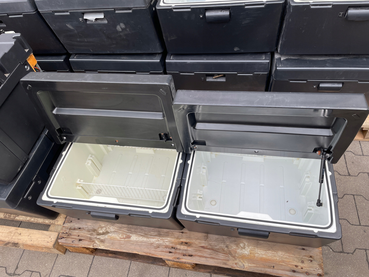 LODÓWKA IVECO HI-WAY HI WAY STRALIS - Cabine e interior para Camião: foto 5 LODÓWKA IVECO HI-WAY HI WAY STRALIS - Cabine e interior para Camião: foto 5