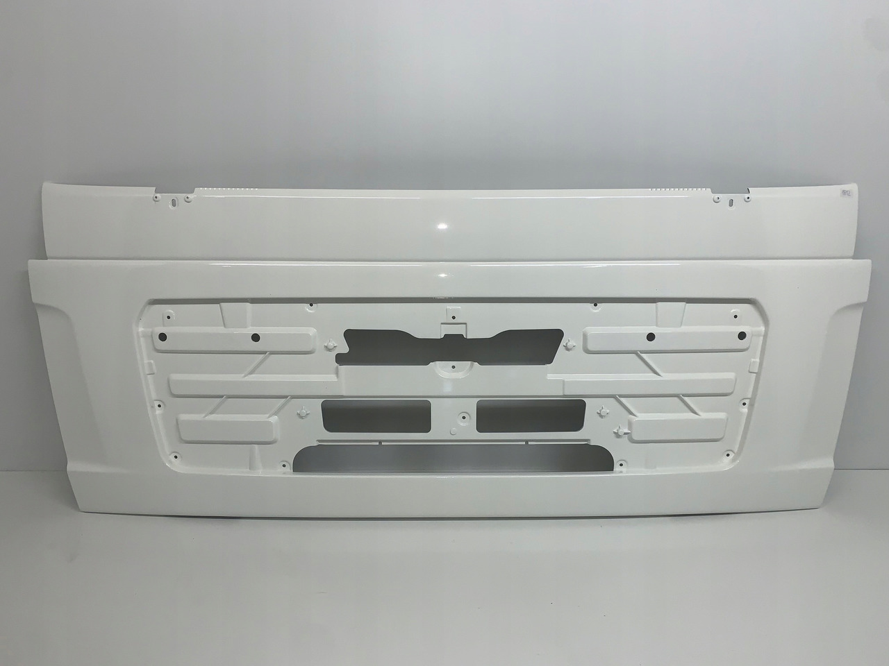 MASKA ATRAPA GRILL MAN TGL TGM NR 1812 - Capô para Camião: foto 1 MASKA ATRAPA GRILL MAN TGL TGM NR 1812 - Capô para Camião: foto 1