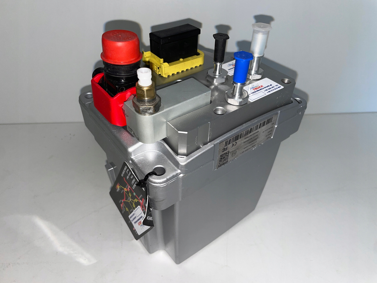 POMPA ADBLUE AD BLUE EMITEC MAN TGX TGS 81154036134 - Tanque para AdBlue para Camião: foto 3 POMPA ADBLUE AD BLUE EMITEC MAN TGX TGS 81154036134 - Tanque para AdBlue para Camião: foto 3