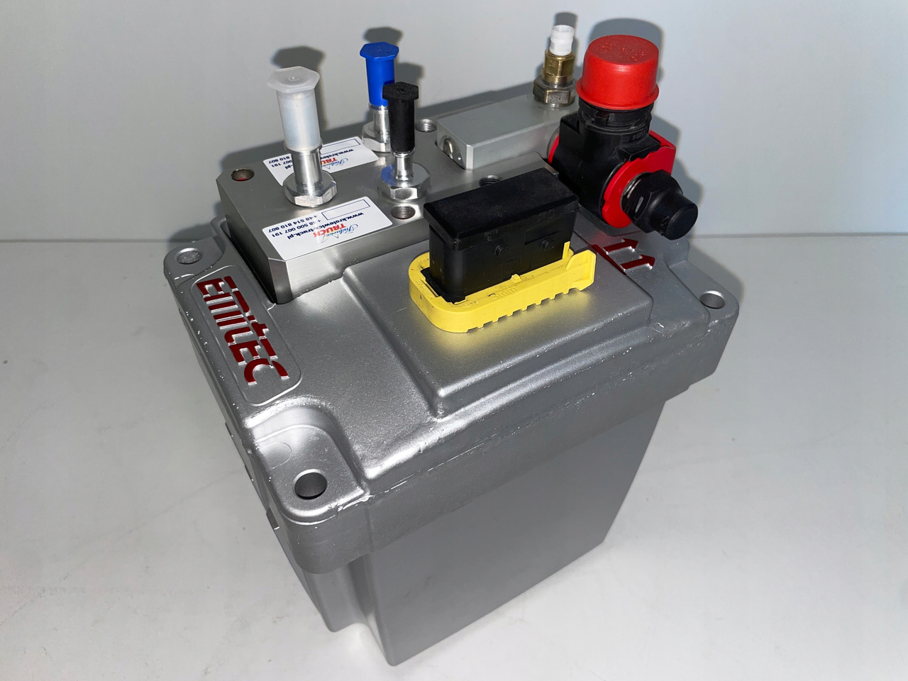 POMPA ADBLUE AD BLUE EMITEC MAN TGX TGS 81154036134 - Tanque para AdBlue para Camião: foto 1 POMPA ADBLUE AD BLUE EMITEC MAN TGX TGS 81154036134 - Tanque para AdBlue para Camião: foto 1