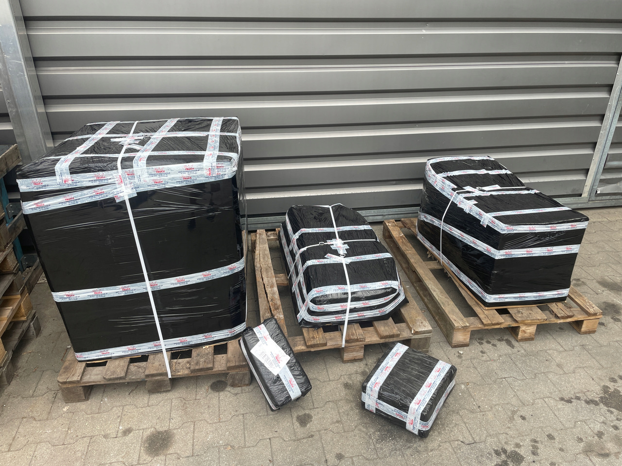 POMPA ADBLUE AD BLUE EMITEC MAN TGX TGS 81154036134 - Tanque para AdBlue para Camião: foto 5 POMPA ADBLUE AD BLUE EMITEC MAN TGX TGS 81154036134 - Tanque para AdBlue para Camião: foto 5