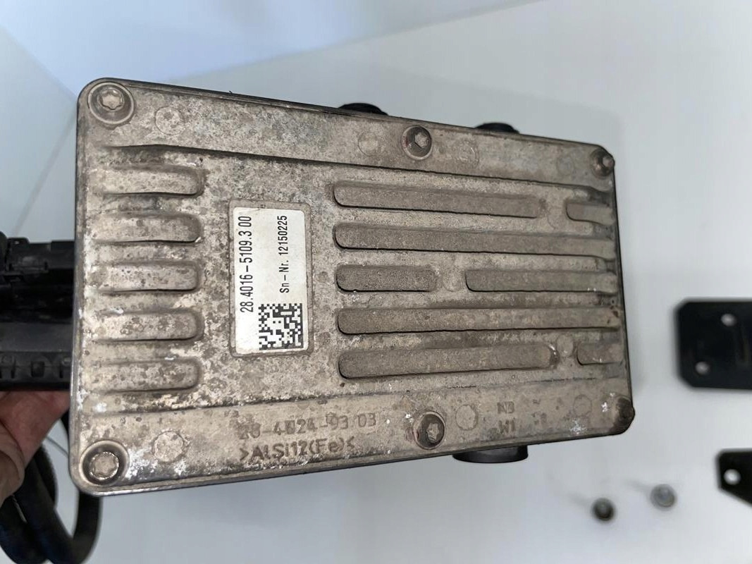 POMPA ADBLUE MERCEDES ACTROS MP4 MP 4 A0001402378 - Tanque para AdBlue para Camião: foto 3 POMPA ADBLUE MERCEDES ACTROS MP4 MP 4 A0001402378 - Tanque para AdBlue para Camião: foto 3