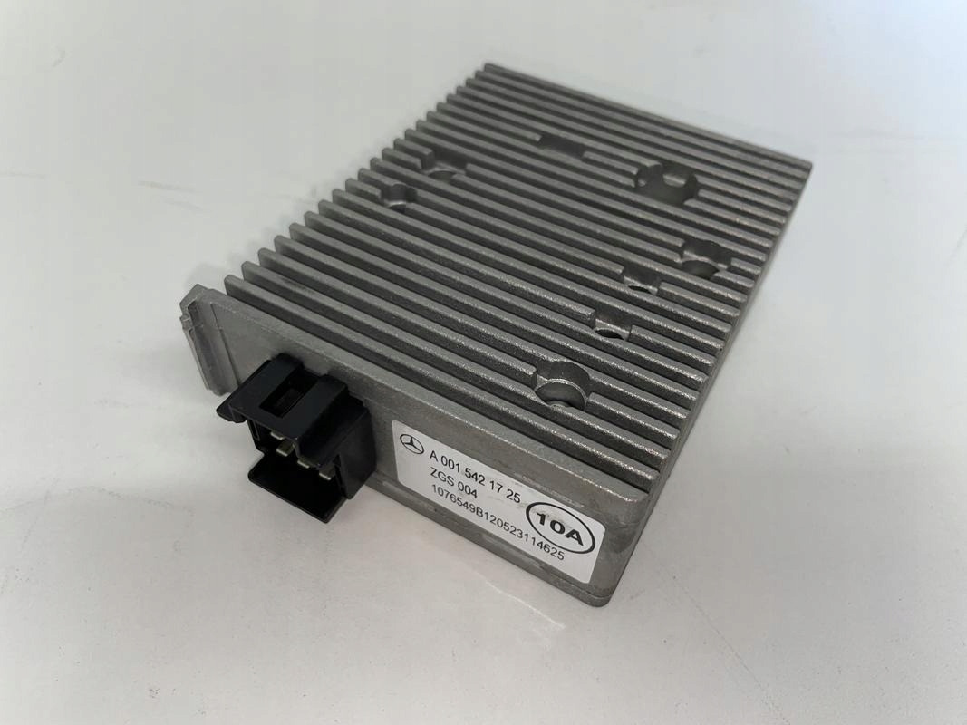 PRZETWORNICA NAPIĘCIA MERCEDES ACTROS A0015421725 - Sistema elétrico para Camião: foto 1 PRZETWORNICA NAPIĘCIA MERCEDES ACTROS A0015421725 - Sistema elétrico para Camião: foto 1