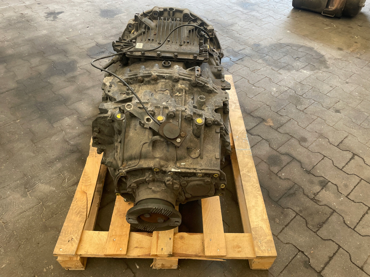 SKRZYNIA BIEGÓW MAN TGS TGX EURO 6 12AS2330TD - Caixa de velocidade para Camião: foto 4 SKRZYNIA BIEGÓW MAN TGS TGX EURO 6 12AS2330TD - Caixa de velocidade para Camião: foto 4