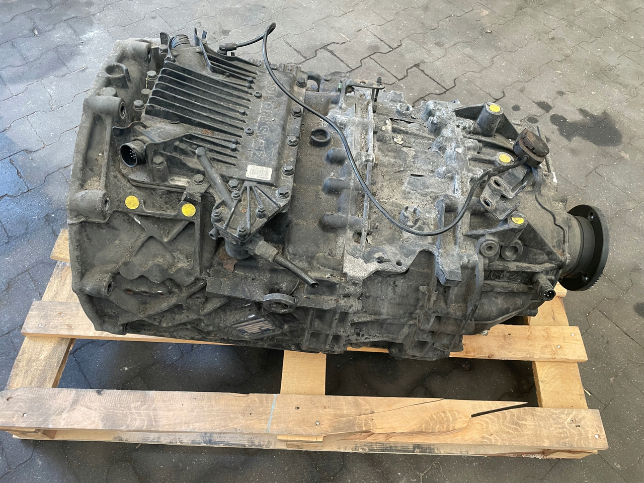 SKRZYNIA BIEGÓW MAN TGS TGX EURO 6 12AS2330TD - Caixa de velocidade para Camião: foto 1 SKRZYNIA BIEGÓW MAN TGS TGX EURO 6 12AS2330TD - Caixa de velocidade para Camião: foto 1