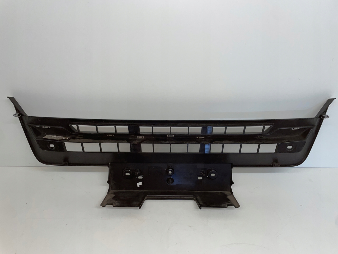 ŚRODKOWY GRILL CHROM ZDERZAKA MAN TGS TG3 TGS 3 ATRAPA 81416146086 - Grade radiador para Camião: foto 4 ŚRODKOWY GRILL CHROM ZDERZAKA MAN TGS TG3 TGS 3 ATRAPA 81416146086 - Grade radiador para Camião: foto 4