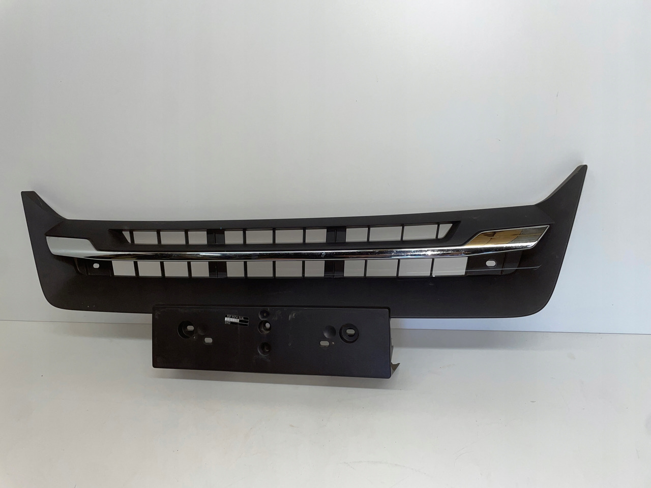 ŚRODKOWY GRILL CHROM ZDERZAKA MAN TGS TG3 TGS 3 ATRAPA 81416146086 - Grade radiador para Camião: foto 3 ŚRODKOWY GRILL CHROM ZDERZAKA MAN TGS TG3 TGS 3 ATRAPA 81416146086 - Grade radiador para Camião: foto 3