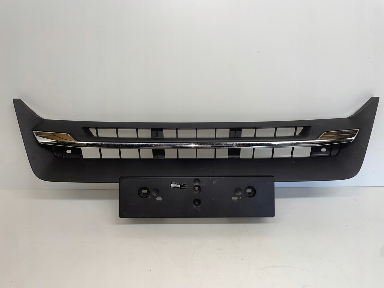 ŚRODKOWY GRILL CHROM ZDERZAKA MAN TGS TG3 TGS 3 ATRAPA 81416146086 - Grade radiador para Camião: foto 1 ŚRODKOWY GRILL CHROM ZDERZAKA MAN TGS TG3 TGS 3 ATRAPA 81416146086 - Grade radiador para Camião: foto 1