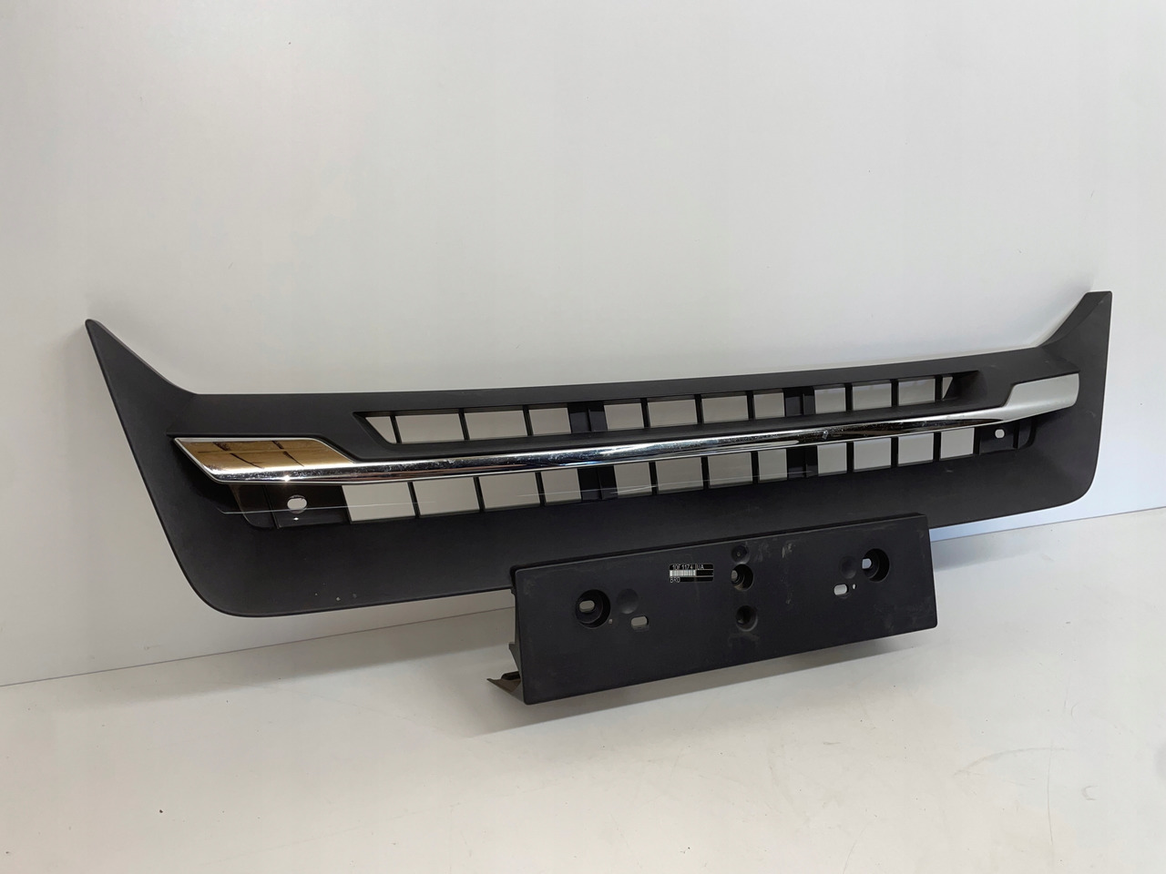 ŚRODKOWY GRILL CHROM ZDERZAKA MAN TGS TG3 TGS 3 ATRAPA 81416146086 - Grade radiador para Camião: foto 2 ŚRODKOWY GRILL CHROM ZDERZAKA MAN TGS TG3 TGS 3 ATRAPA 81416146086 - Grade radiador para Camião: foto 2