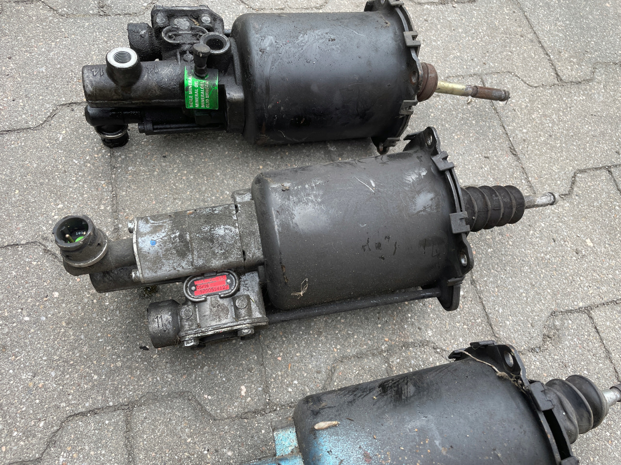 WYBIERAK SKRZYNI BIEGÓW WYSPRZĘGLIK ZAWÓR MAN TGA TGS TGX 9700514127 - Cilindro de embreagem para Camião: foto 4 WYBIERAK SKRZYNI BIEGÓW WYSPRZĘGLIK ZAWÓR MAN TGA TGS TGX 9700514127 - Cilindro de embreagem para Camião: foto 4