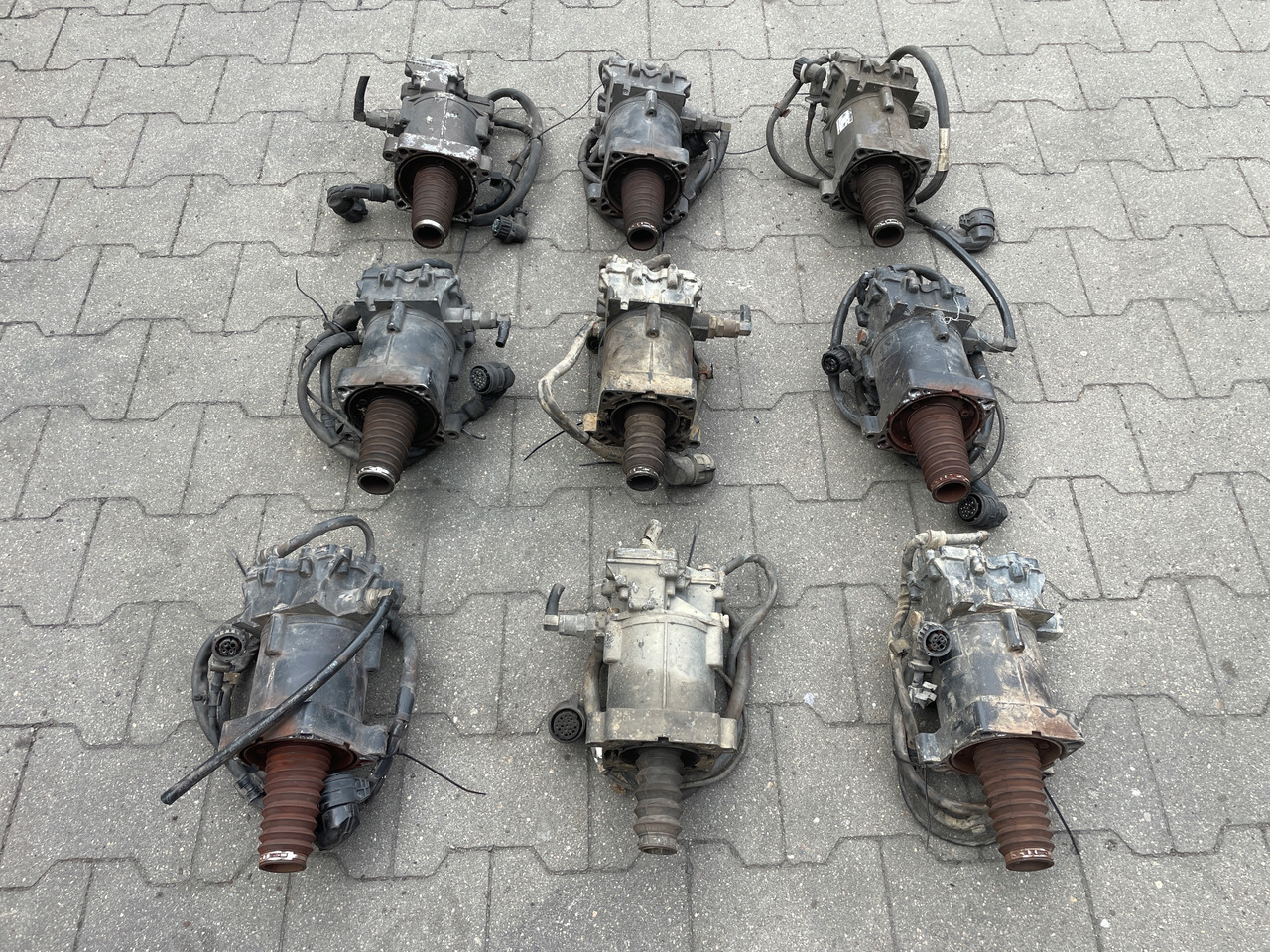 WYSPRZĘGLIK SKRZYNI MAN TGX TGS TGA AUTOMAT K013727 - Cilindro de embreagem para Camião: foto 2 WYSPRZĘGLIK SKRZYNI MAN TGX TGS TGA AUTOMAT K013727 - Cilindro de embreagem para Camião: foto 2