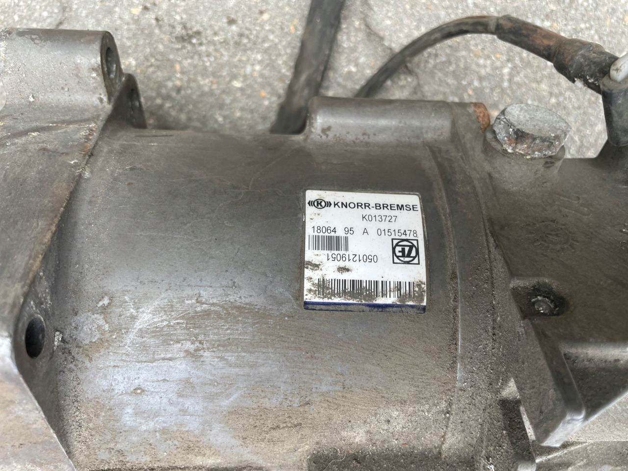 WYSPRZĘGLIK SKRZYNI MAN TGX TGS TGA AUTOMAT K013727 - Cilindro de embreagem para Camião: foto 4 WYSPRZĘGLIK SKRZYNI MAN TGX TGS TGA AUTOMAT K013727 - Cilindro de embreagem para Camião: foto 4