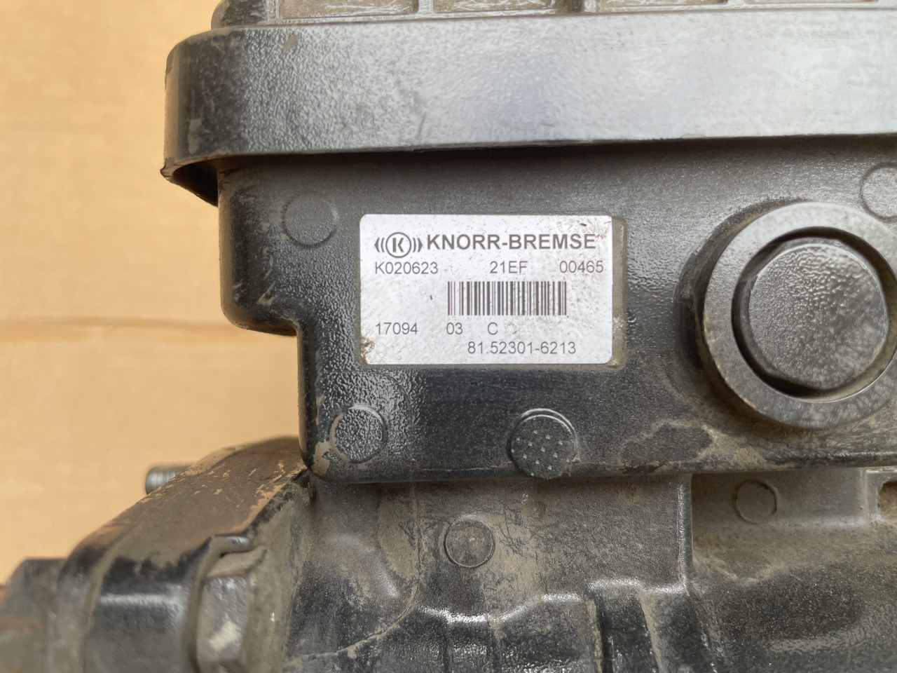 ZAWÓR EUROPA MODULATOR EBS MAN TGA TGS TGX 81523016213 - Válvula de freio para Camião: foto 3 ZAWÓR EUROPA MODULATOR EBS MAN TGA TGS TGX 81523016213 - Válvula de freio para Camião: foto 3