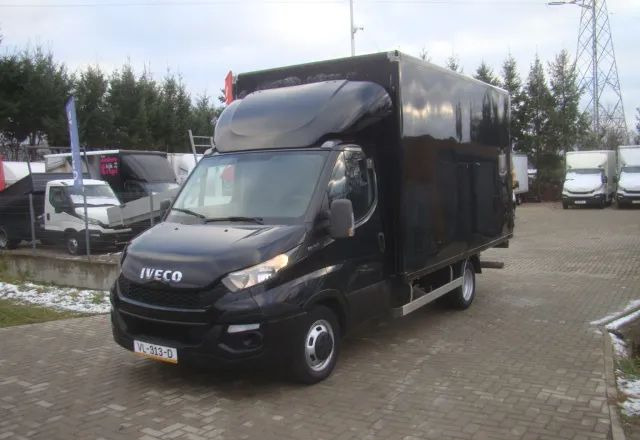 Iveco DAILY 35 C 15 3.0TDI FIRANA Z PRAWEJ STRONY 3.5T DMC WINDA - Carrinha de contentor: foto 1 Iveco DAILY 35 C 15 3.0TDI FIRANA Z PRAWEJ STRONY 3.5T DMC WINDA - Carrinha de contentor: foto 1