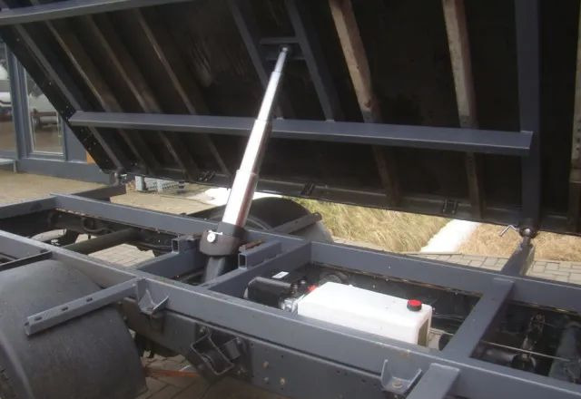 Iveco DAILY 35 C 3-STONNA WYWROTKA - Carrinha basculante: foto 5 Iveco DAILY 35 C 3-STONNA WYWROTKA - Carrinha basculante: foto 5