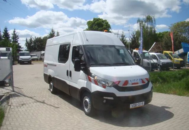 Iveco DAILY 35 S 16 REJESTRACJA NA 6-OSÓB SUPER NA KAMPERA - Furgão: foto 4 Iveco DAILY 35 S 16 REJESTRACJA NA 6-OSÓB SUPER NA KAMPERA - Furgão: foto 4