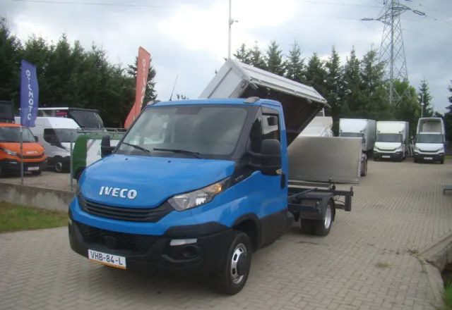 Iveco DAILY 50 C 17 3.0TDI WYWROTKA WINDA MECHANICZNA PRZYSTAWKA DO HYDRAULIKI - Carrinha basculante: foto 1 Iveco DAILY 50 C 17 3.0TDI WYWROTKA WINDA MECHANICZNA PRZYSTAWKA DO HYDRAULIKI - Carrinha basculante: foto 1
