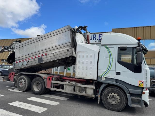 Iveco Stralis 480 - Caminhão limpa fossa: foto 5 Iveco Stralis 480 - Caminhão limpa fossa: foto 5
