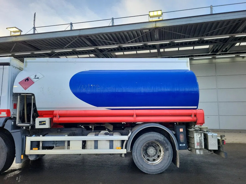 Mercedes-Benz Antos 1824 - Camião cisterna: foto 3 Mercedes-Benz Antos 1824 - Camião cisterna: foto 3