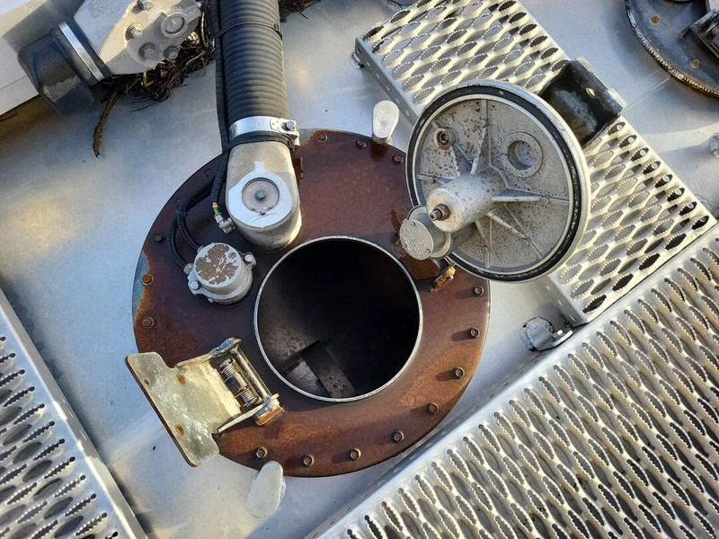 Mercedes-Benz Antos 1824 - Camião cisterna: foto 5 Mercedes-Benz Antos 1824 - Camião cisterna: foto 5