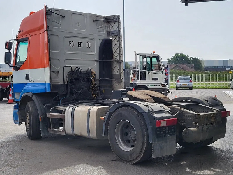 Renault Premium 450 !! WATER LEAK FROM RESERVOIR TANK!! - Tractor: foto 3 Renault Premium 450 !! WATER LEAK FROM RESERVOIR TANK!! - Tractor: foto 3