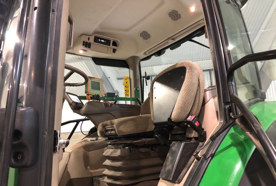 John Deere 6155R - Trator: foto 3 John Deere 6155R - Trator: foto 3