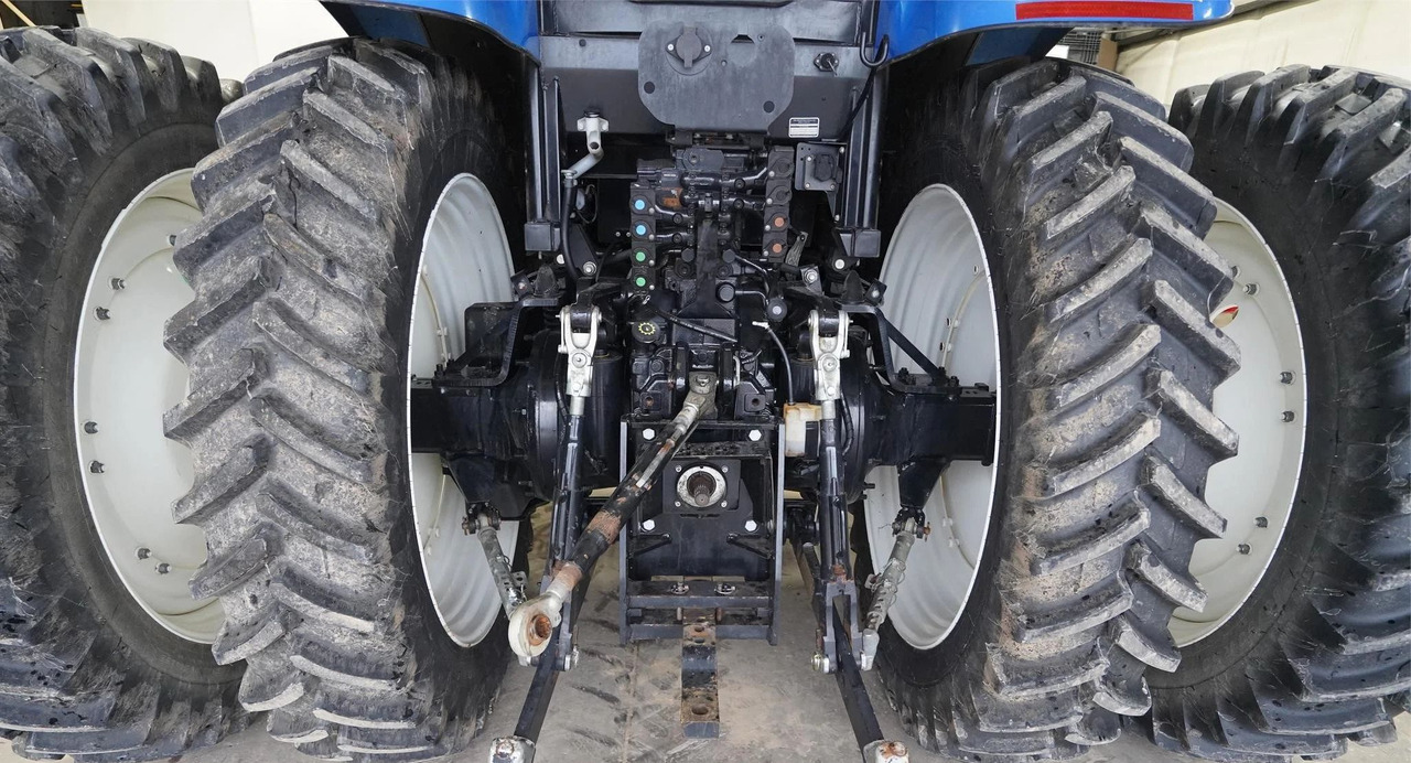 NEW HOLLAND T7.210 - Trator: foto 5 NEW HOLLAND T7.210 - Trator: foto 5