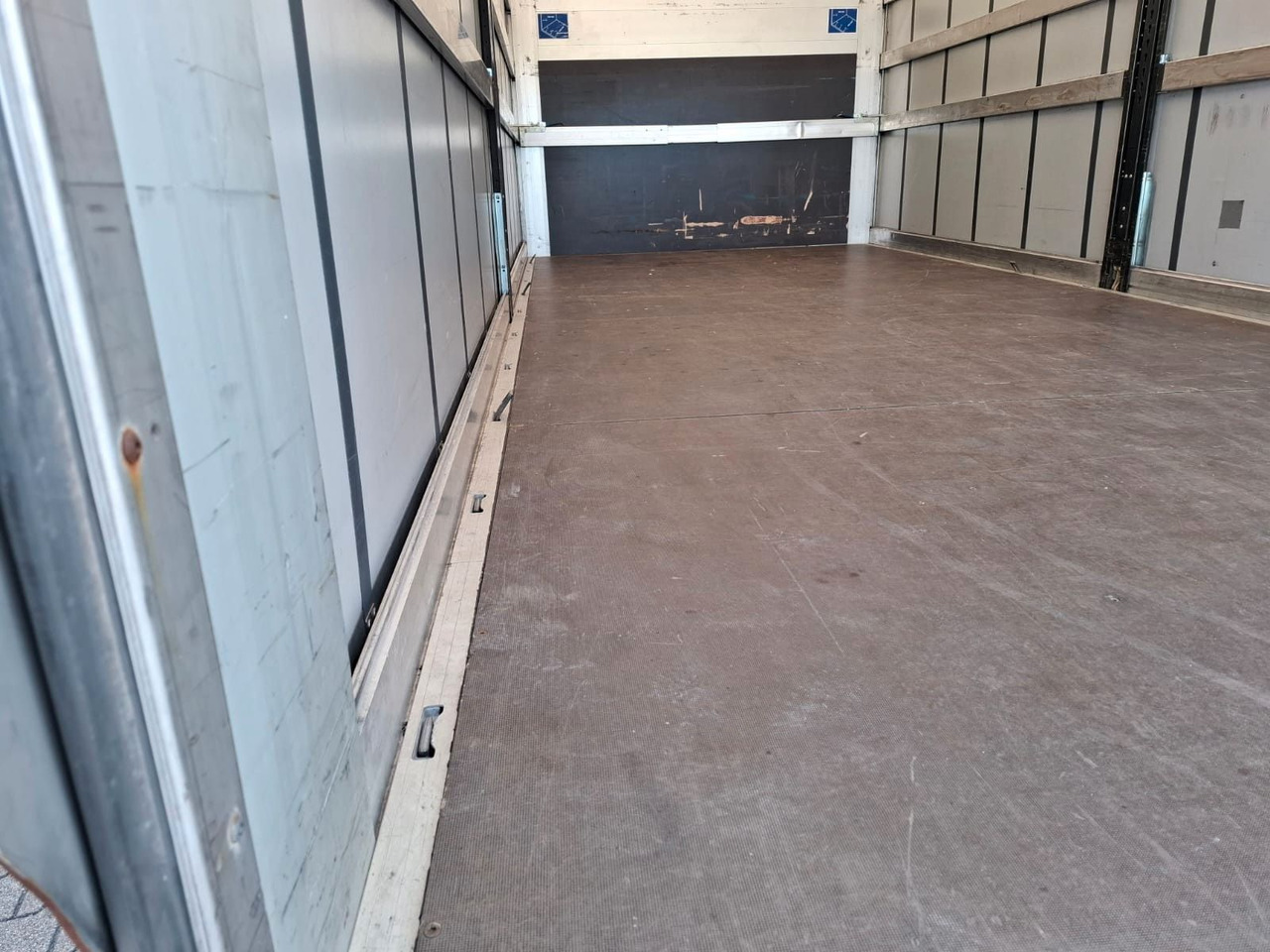 Iveco 72-210P/A8,Luft,HiMatic,LBW,Schiebepl., - Carrinha de lona: foto 5 Iveco 72-210P/A8,Luft,HiMatic,LBW,Schiebepl., - Carrinha de lona: foto 5