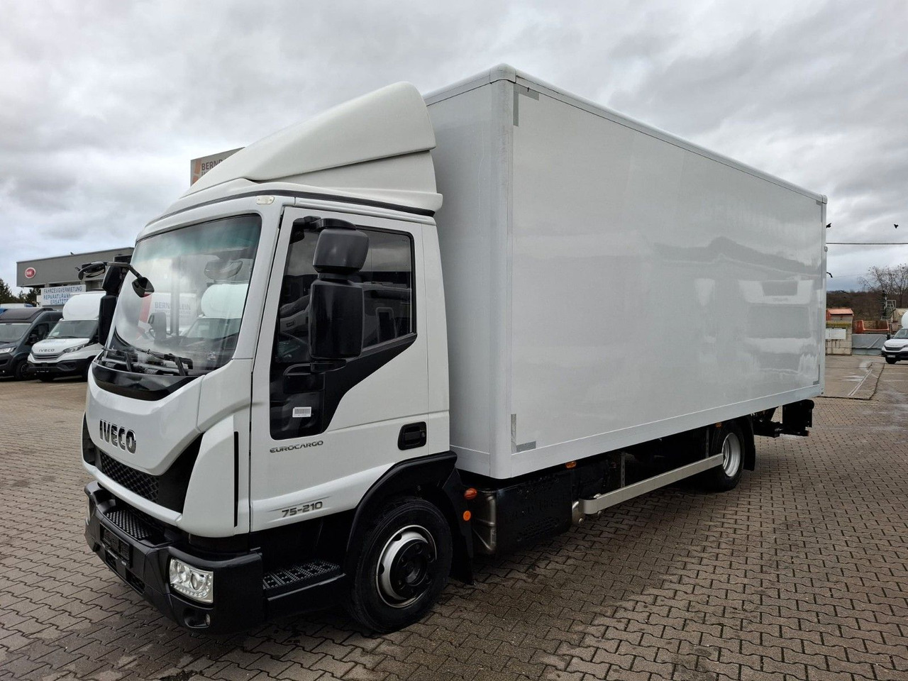 Iveco ML75-210P, Koffer, LBW, Klima, Luft,.. - Carrinha de contentor: foto 1 Iveco ML75-210P, Koffer, LBW, Klima, Luft,.. - Carrinha de contentor: foto 1