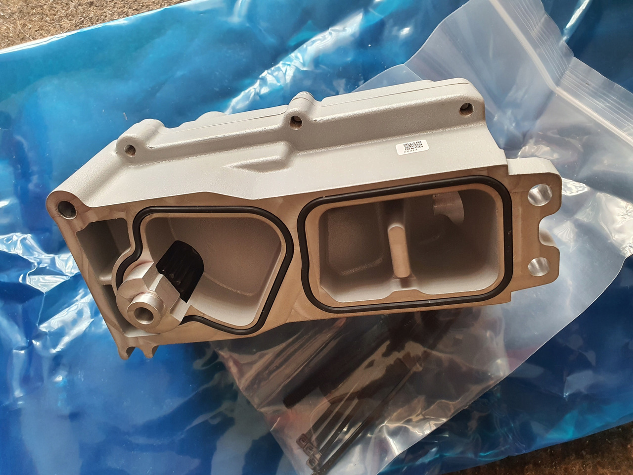 Nowa Turbosprężarka + VTG Aktuator DAF CF / XF106 EURO 6 POLIFT - Turbocompressor para Camião: foto 5 Nowa Turbosprężarka + VTG Aktuator DAF CF / XF106 EURO 6 POLIFT - Turbocompressor para Camião: foto 5