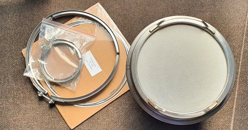 Nowy DPF Volvo FH Euro 6 + Zestaw Uszczelek - Sistema de escape para Camião: foto 2 Nowy DPF Volvo FH Euro 6 + Zestaw Uszczelek - Sistema de escape para Camião: foto 2