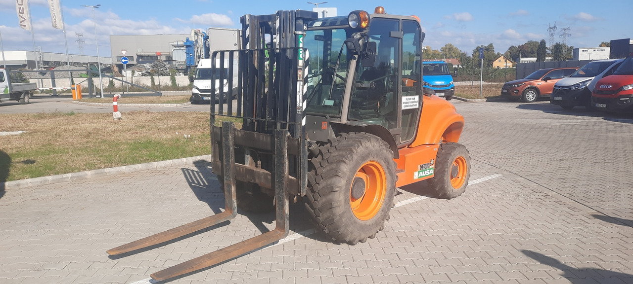 AUSA C350HX 4 Closed Cabin All Wheel Drive - Empilhador a diesel: foto 2 AUSA C350HX 4 Closed Cabin All Wheel Drive - Empilhador a diesel: foto 2