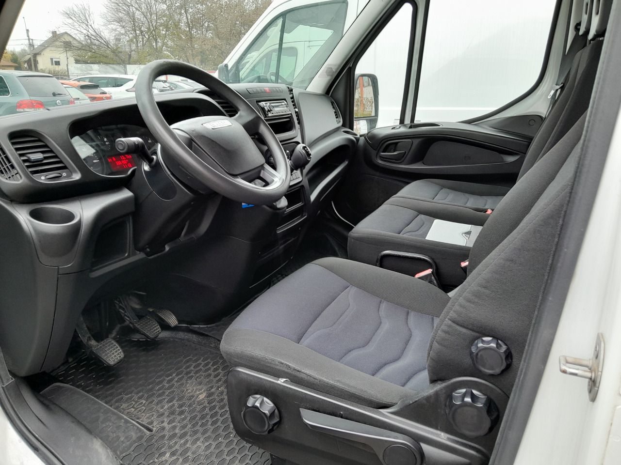 IVECO Daily 35S14 - Carrinha de contentor: foto 5 IVECO Daily 35S14 - Carrinha de contentor: foto 5