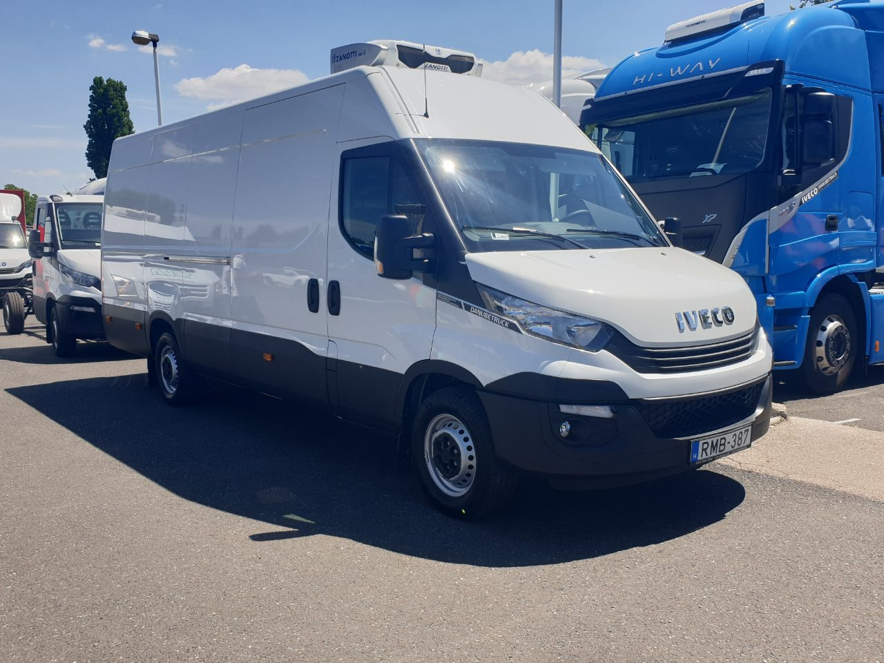 IVECO Daily 35S14 with Zanotti Z350 0°C Refrigeration (5 vehicles in stock) - Carrinha frigorífica: foto 3 IVECO Daily 35S14 with Zanotti Z350 0°C Refrigeration (5 vehicles in stock) - Carrinha frigorífica: foto 3