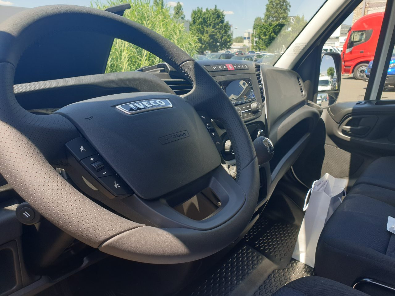 IVECO Daily 35S14 with Zanotti Z350 0°C Refrigeration (5 vehicles in stock) - Carrinha frigorífica: foto 5 IVECO Daily 35S14 with Zanotti Z350 0°C Refrigeration (5 vehicles in stock) - Carrinha frigorífica: foto 5