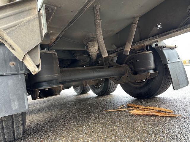 Semi-reboque cisterna para transporte de combustível TRAILOR HYDROCARBURES 38000L: foto 9