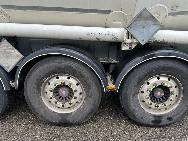 Semi-reboque cisterna para transporte de combustível TRAILOR HYDROCARBURES 38000L: foto 8