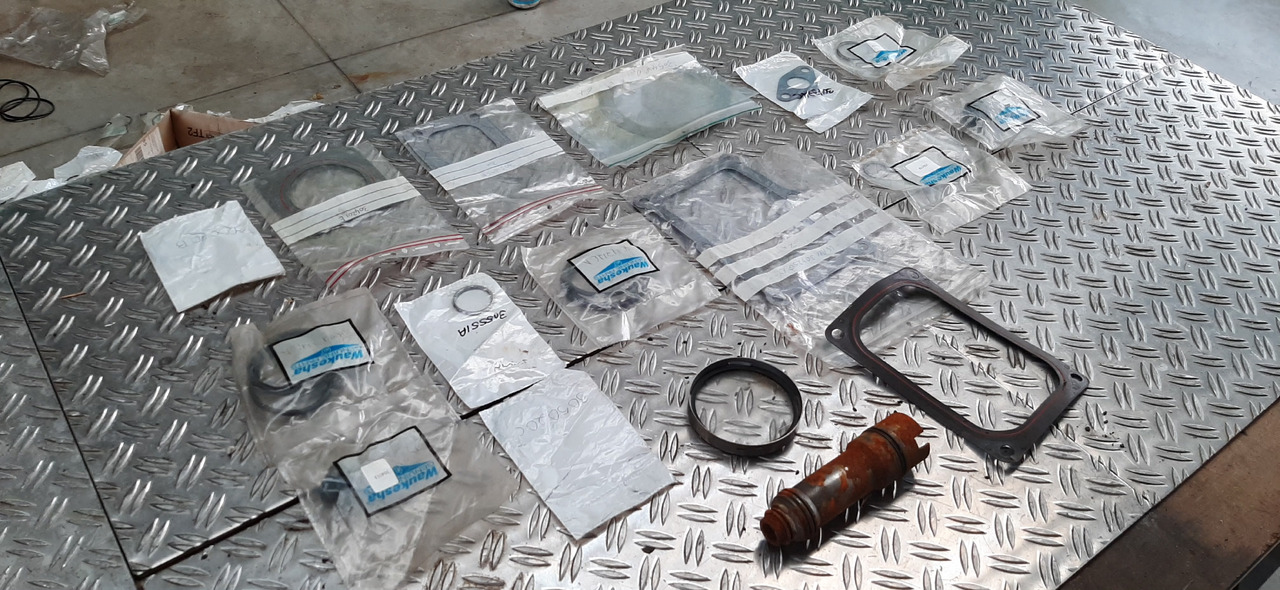 Diverse Dichtungen, Kleinteile, teils neuwertig, für Waukesha Gasmotor, Artikel - Nr. : 81.99999 - 9 - Junta de motor para Camião: foto 5 Diverse Dichtungen, Kleinteile, teils neuwertig, für Waukesha Gasmotor, Artikel - Nr. : 81.99999 - 9 - Junta de motor para Camião: foto 5