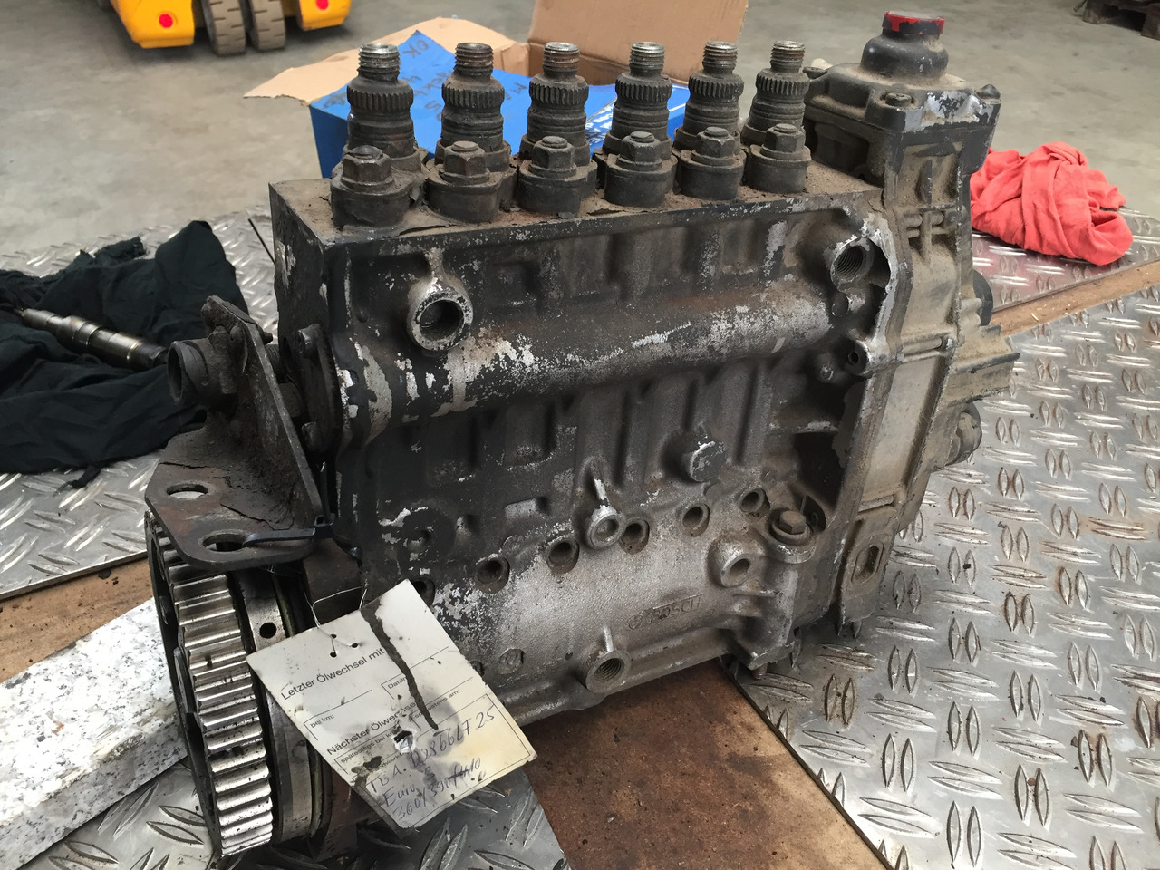 Gebrauchte Einspritzpumpe MAN TGA 2866, LF25, 6 Zylinder, TGA 360, 390, 410 - Bomba de combustivel para Camião: foto 4 Gebrauchte Einspritzpumpe MAN TGA 2866, LF25, 6 Zylinder, TGA 360, 390, 410 - Bomba de combustivel para Camião: foto 4