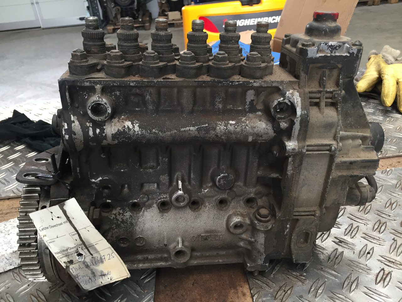 Gebrauchte Einspritzpumpe MAN TGA 2866, LF25, 6 Zylinder, TGA 360, 390, 410 - Bomba de combustivel para Camião: foto 1 Gebrauchte Einspritzpumpe MAN TGA 2866, LF25, 6 Zylinder, TGA 360, 390, 410 - Bomba de combustivel para Camião: foto 1