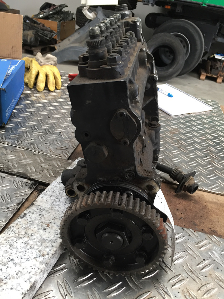 Gebrauchte Einspritzpumpe MAN TGA D 2866, LF31, 6 Zylinder - Bomba de combustivel para Camião: foto 5 Gebrauchte Einspritzpumpe MAN TGA D 2866, LF31, 6 Zylinder - Bomba de combustivel para Camião: foto 5