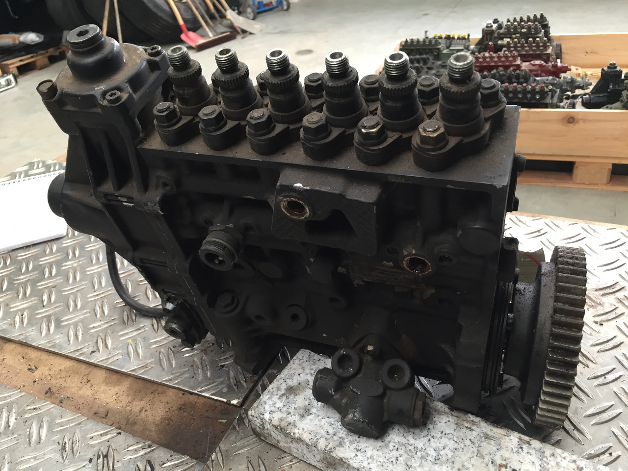 Gebrauchte Einspritzpumpe MAN TGA D 2866, LF31, 6 Zylinder - Bomba de combustivel para Camião: foto 4 Gebrauchte Einspritzpumpe MAN TGA D 2866, LF31, 6 Zylinder - Bomba de combustivel para Camião: foto 4