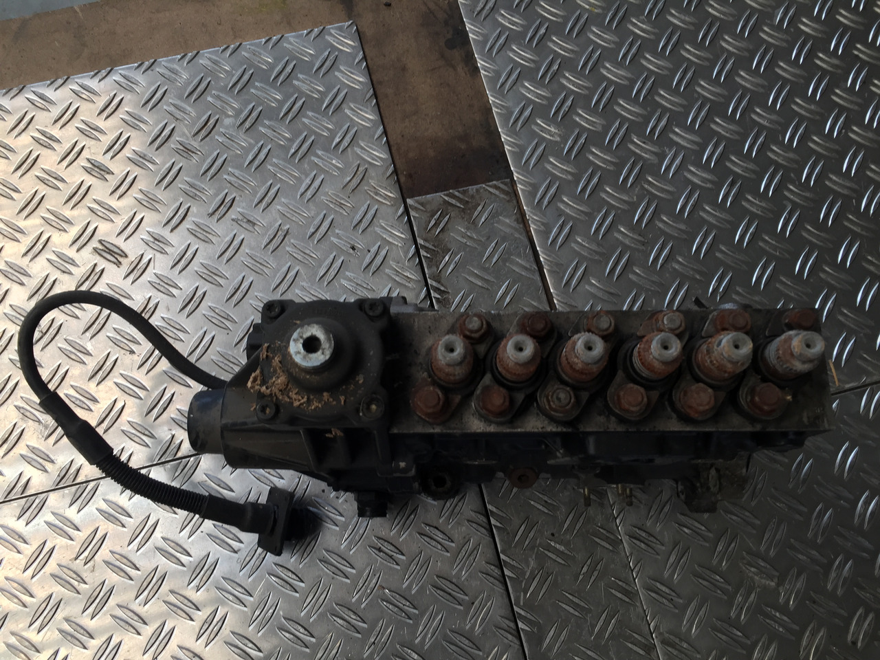 Bomba de combustivel para Camião Gebrauchte Elektr. Einspritzpumpe MAN 19.403, F2000, Artikel - Nr. : 51.11103 - 7591: foto 10