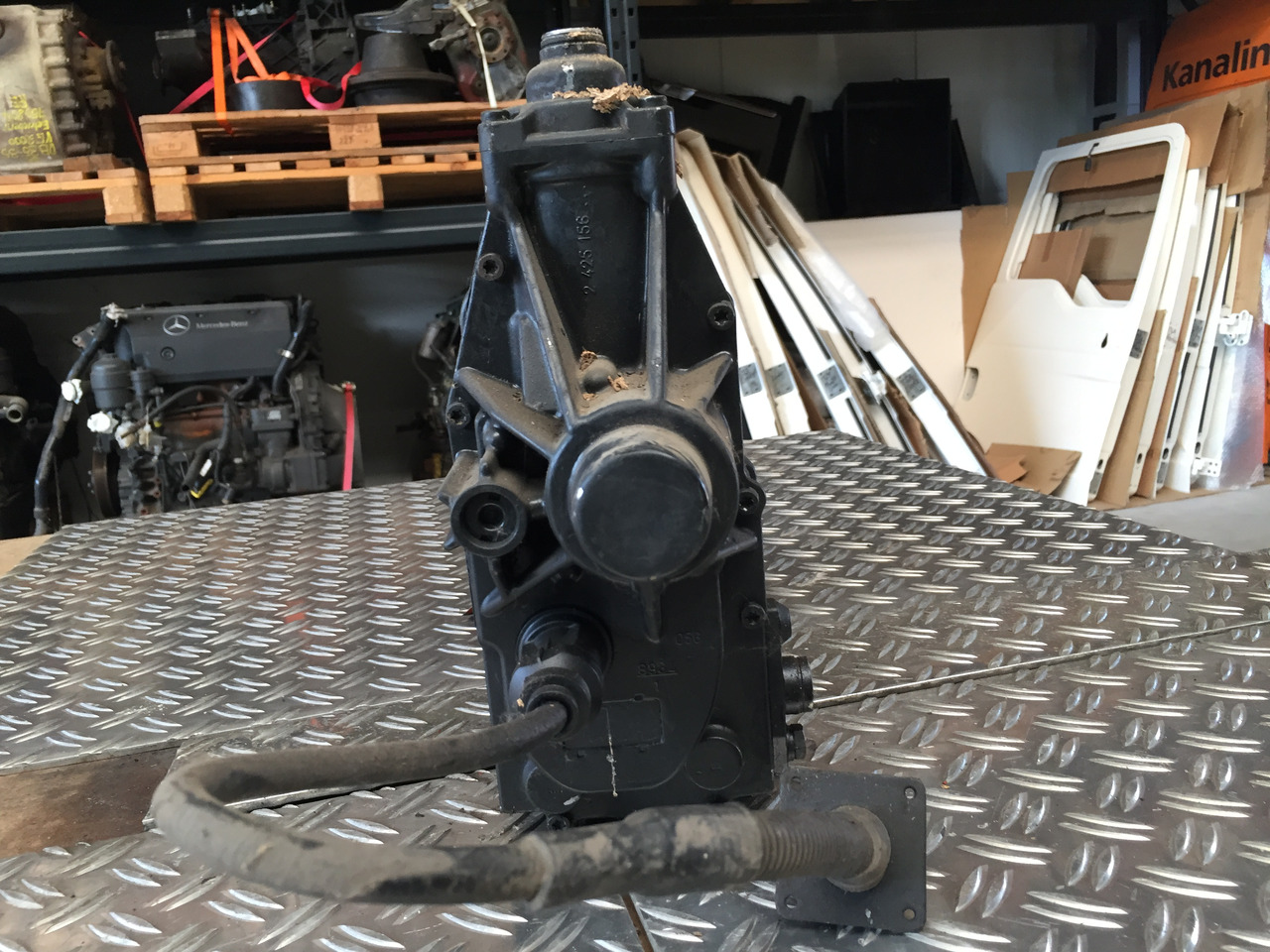 Bomba de combustivel para Camião Gebrauchte Elektr. Einspritzpumpe MAN 19.403, F2000, Artikel - Nr. : 51.11103 - 7591: foto 9