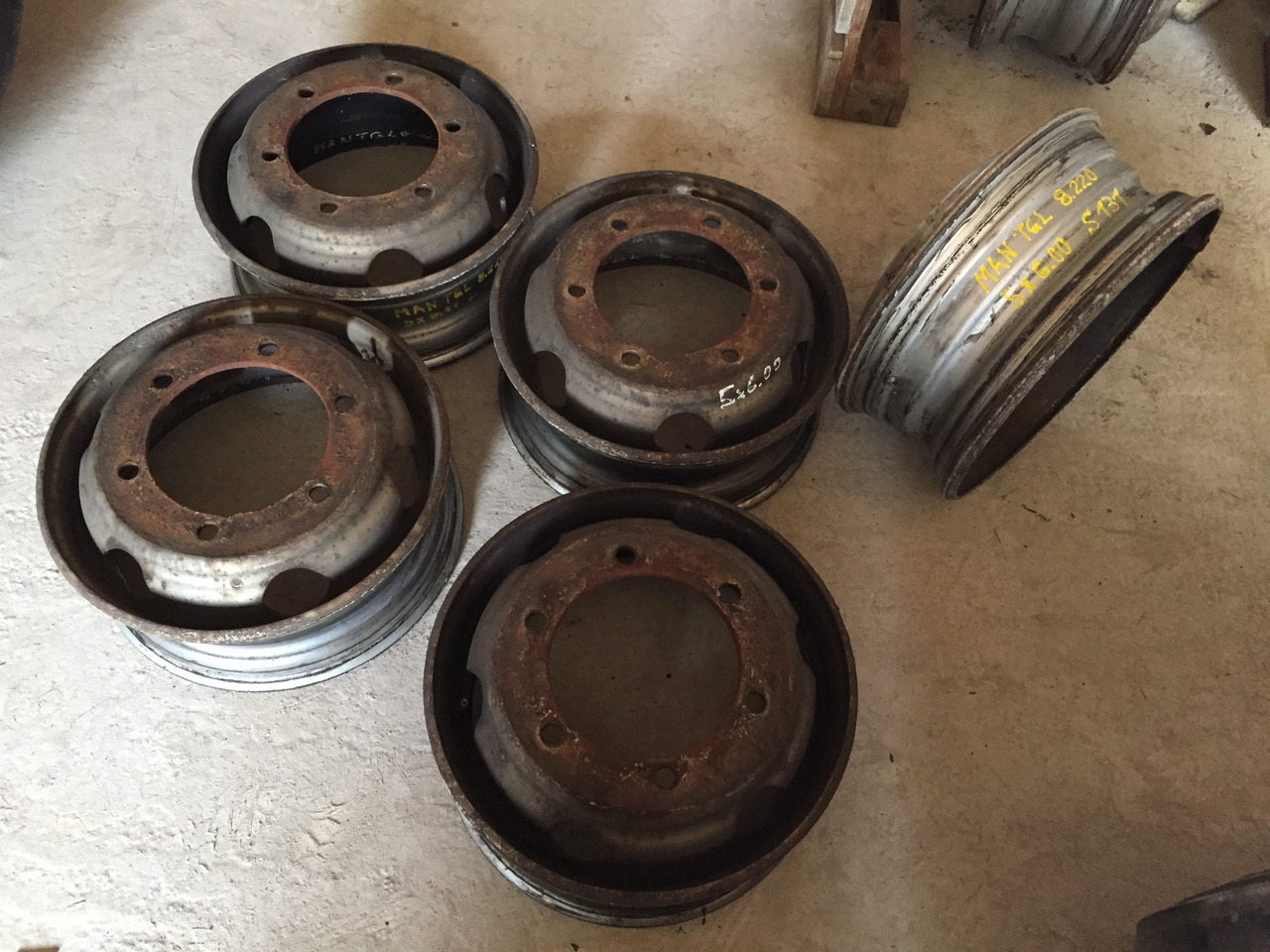 Gebrauchte Felgen 5 J x 6,00 für Reifengröße 215 x 75 x 17,5, Artikel - Nr. : 99.99999 - 9999 - Jante para Camião: foto 5 Gebrauchte Felgen 5 J x 6,00 für Reifengröße 215 x 75 x 17,5, Artikel - Nr. : 99.99999 - 9999 - Jante para Camião: foto 5