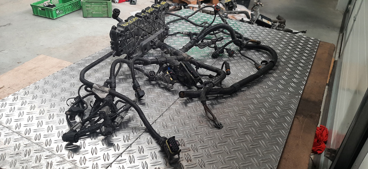 Gebrauchter MAN TGL 8.220 Motor - Kabelbaum / Kabelstrang , Artikel - Nr. : 81.25453 - 6457 - Cables/ Wire harness para Camião: foto 2 Gebrauchter MAN TGL 8.220 Motor - Kabelbaum / Kabelstrang , Artikel - Nr. : 81.25453 - 6457 - Cables/ Wire harness para Camião: foto 2