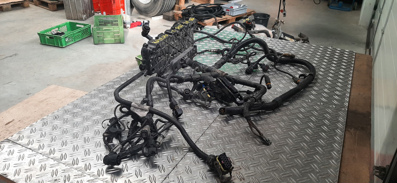 Gebrauchter MAN TGL 8.220 Motor - Kabelbaum / Kabelstrang , Artikel - Nr. : 81.25453 - 6457 - Cables/ Wire harness para Camião: foto 5 Gebrauchter MAN TGL 8.220 Motor - Kabelbaum / Kabelstrang , Artikel - Nr. : 81.25453 - 6457 - Cables/ Wire harness para Camião: foto 5